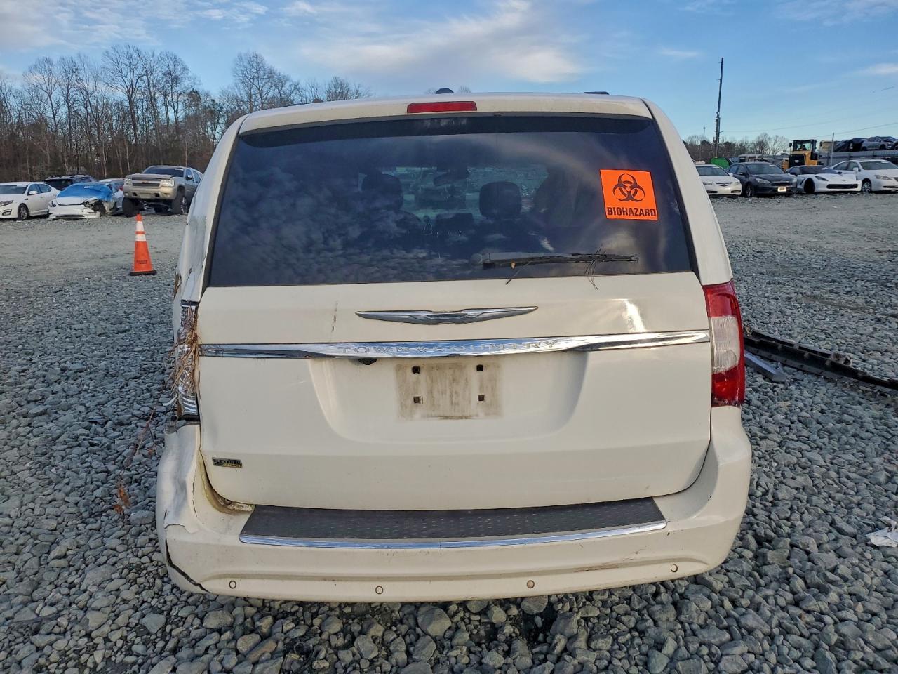 2011 CHRYSLER TOWN & COUNTRY TOURING photo 6