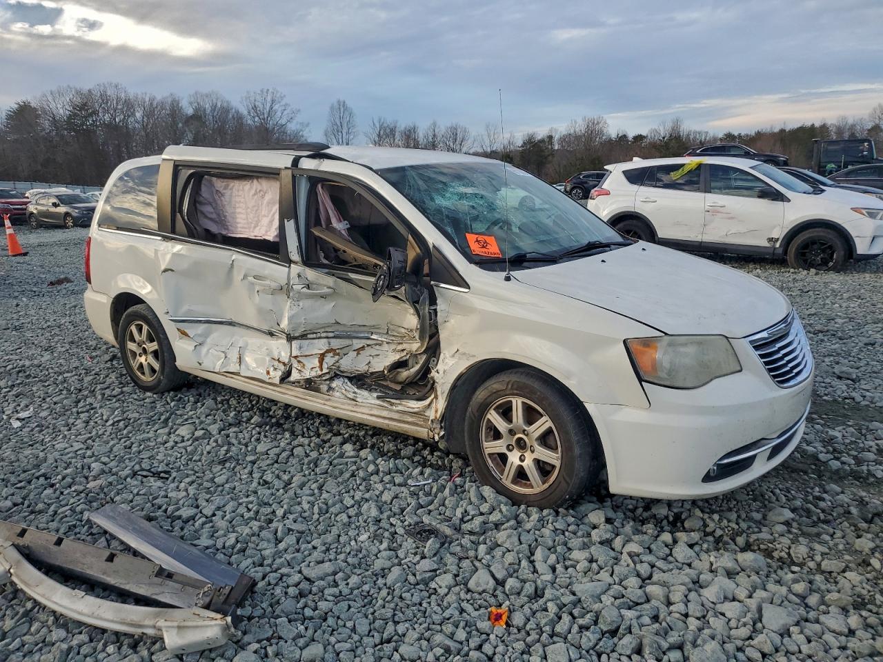 2011 CHRYSLER TOWN & COUNTRY TOURING photo 4