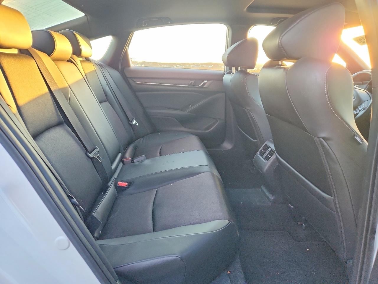 2018 HONDA ACCORD SPORT photo 10