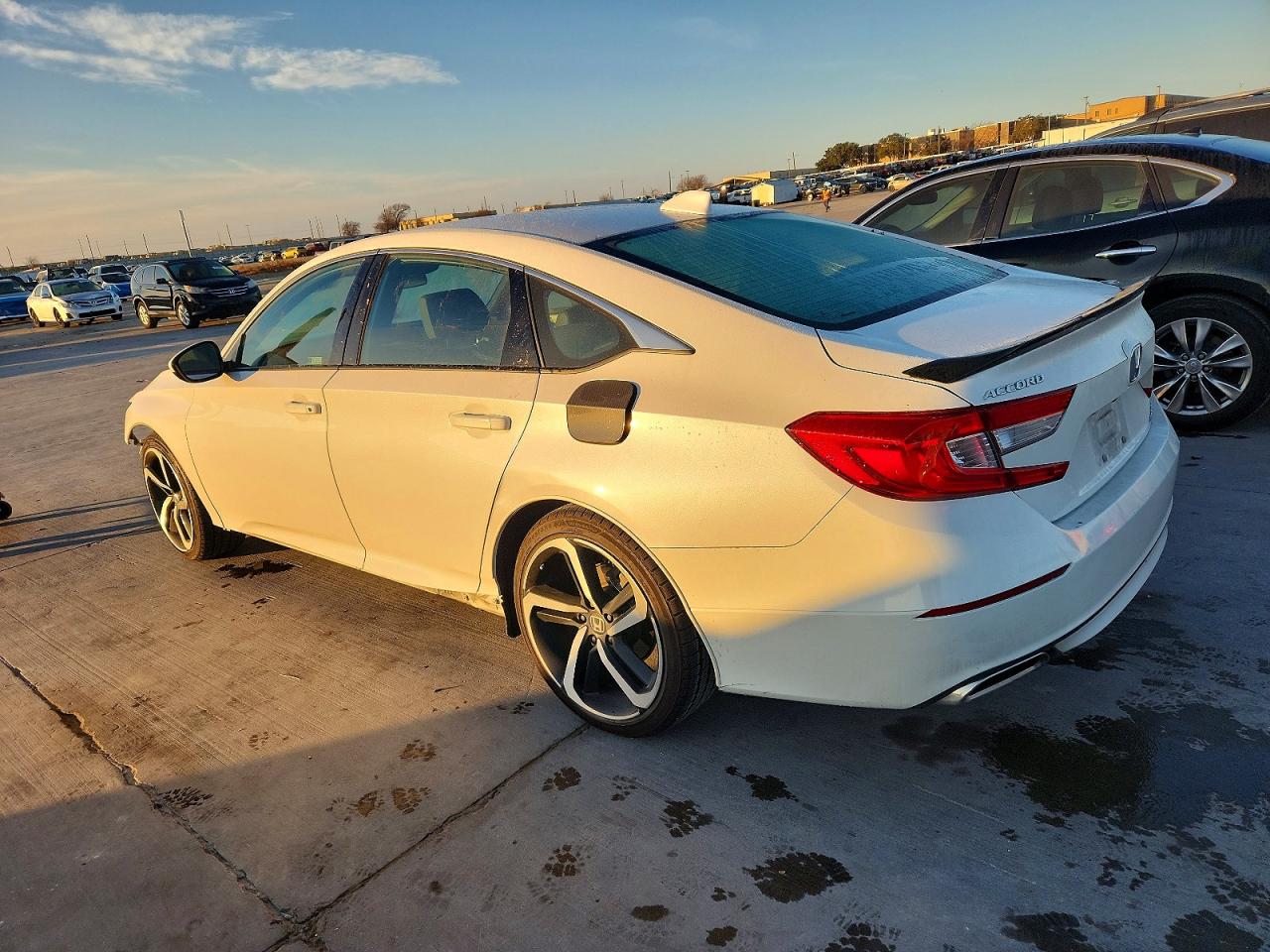 2018 HONDA ACCORD SPORT photo 2