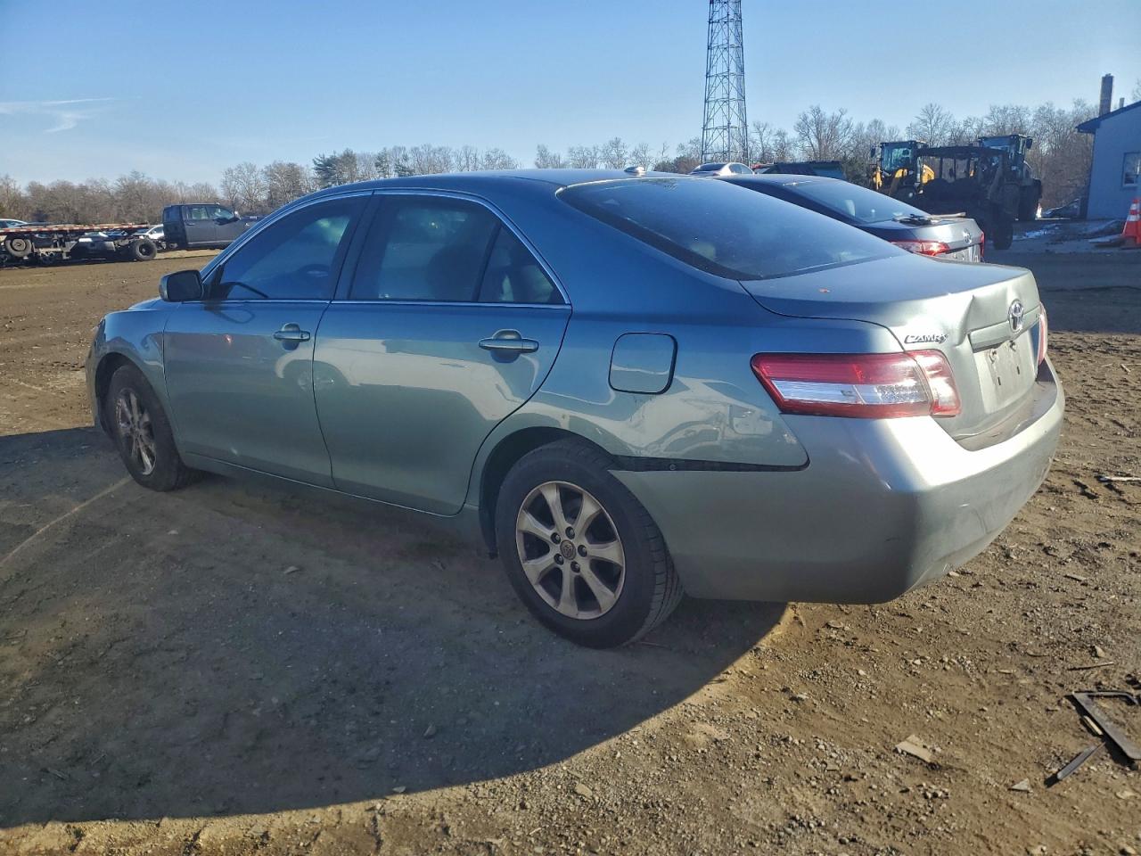 2011 TOYOTA CAMRY BASE photo 3