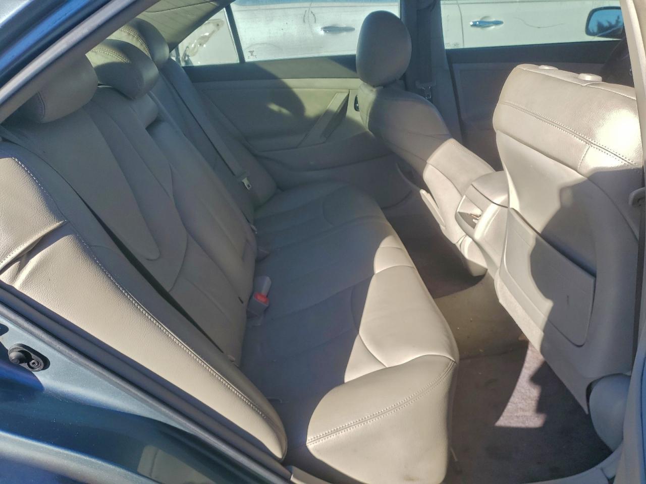 2011 TOYOTA CAMRY BASE photo 19