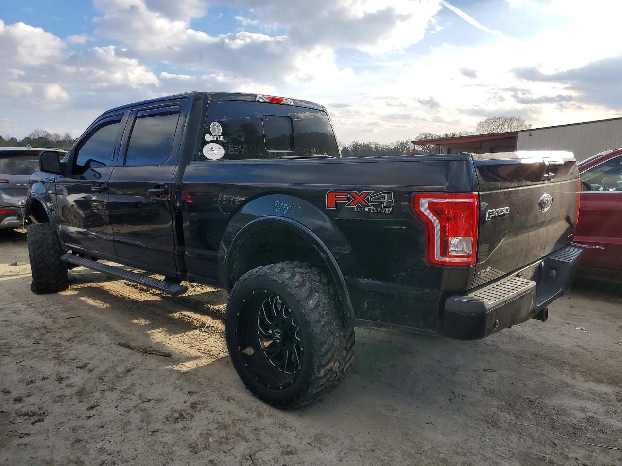 2015 FORD F150 SUPERCREW photo 2