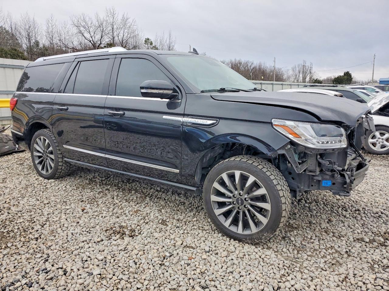2021 LINCOLN NAVIGATOR L RESERVE photo 13