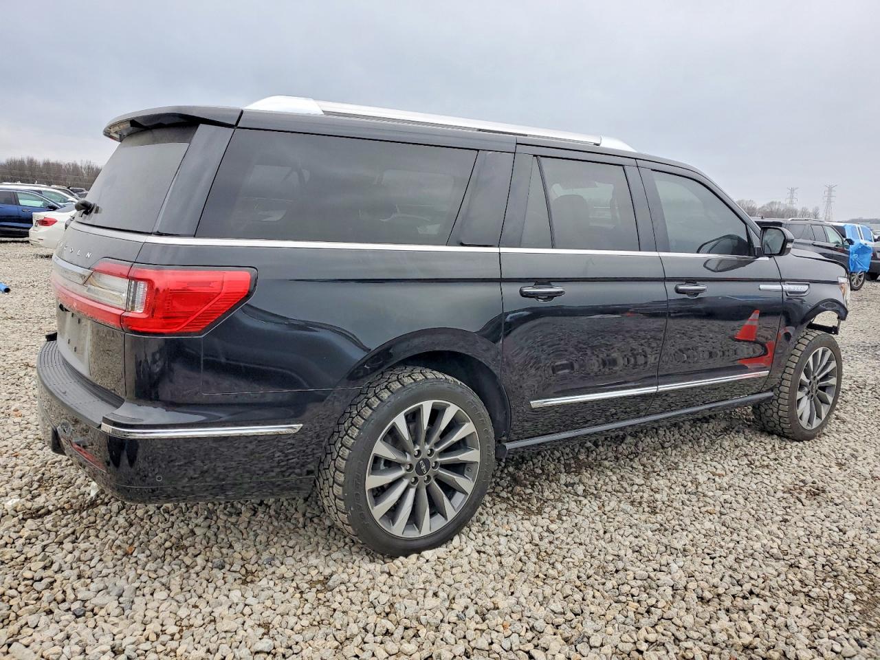 2021 LINCOLN NAVIGATOR L RESERVE photo 9