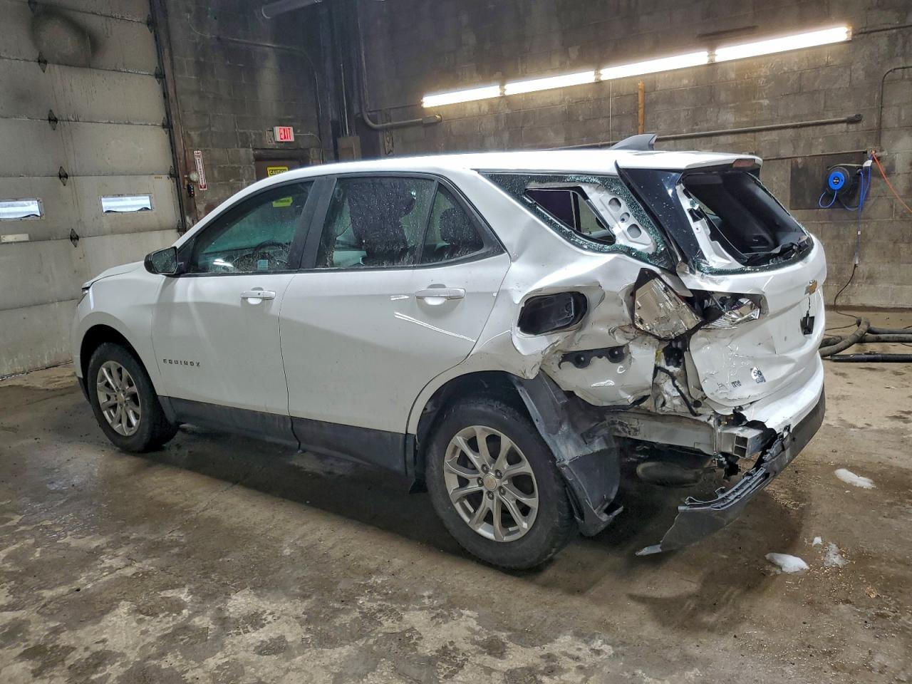 2020 CHEVROLET EQUINOX LS photo 2