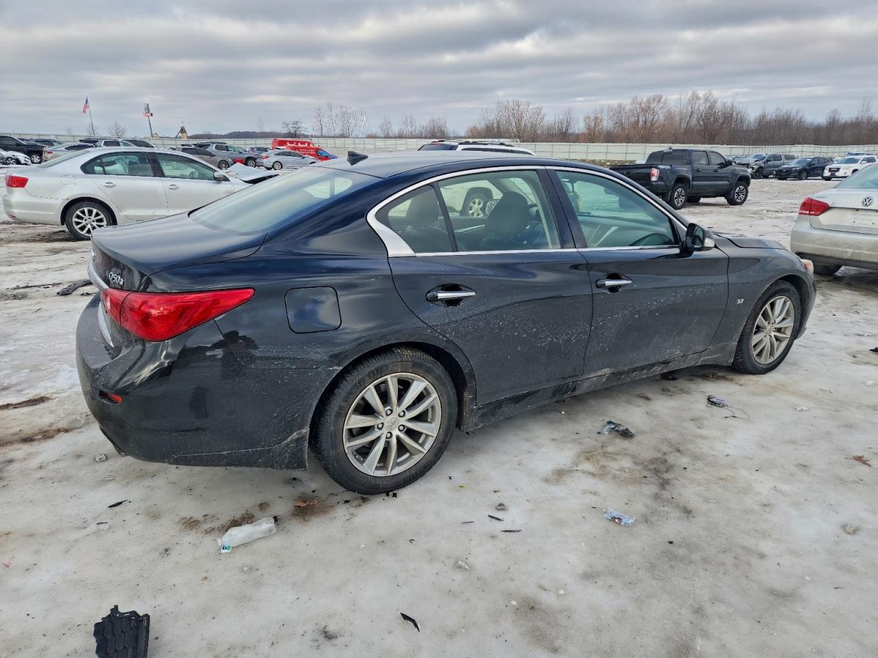 2015 INFINITI Q50 BASE photo 3