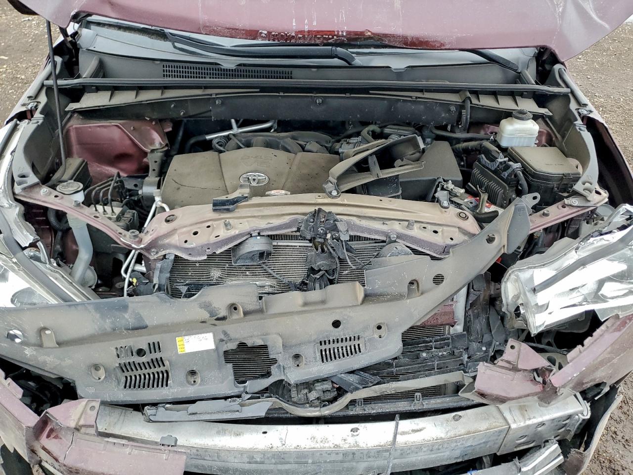 2019 TOYOTA HIGHLANDER SE photo 12