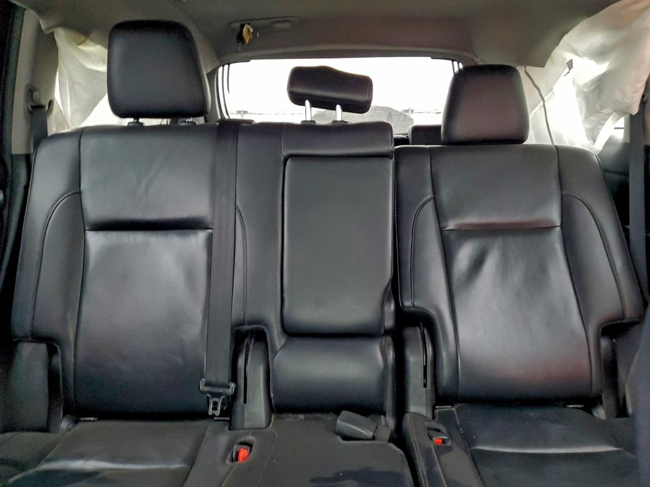 2019 TOYOTA HIGHLANDER SE photo 10