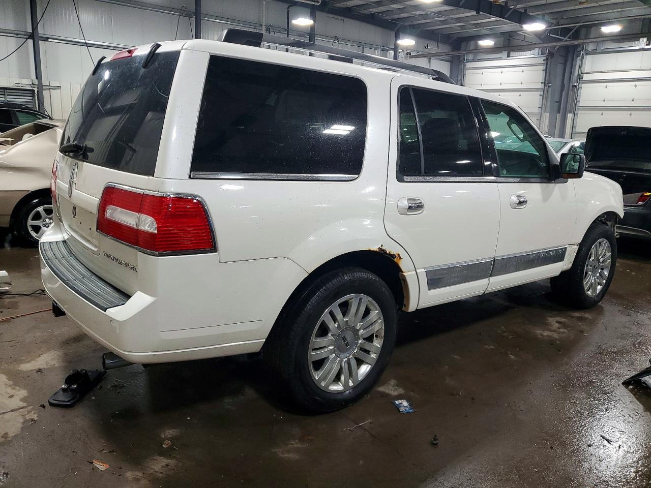 2012 LINCOLN NAVIGATOR photo 3