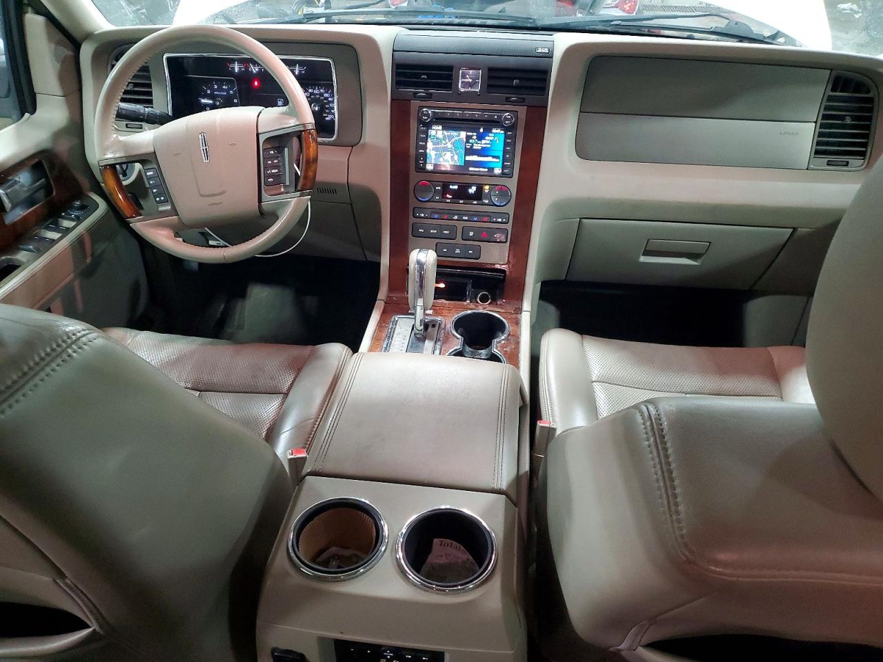 2012 LINCOLN NAVIGATOR photo 8