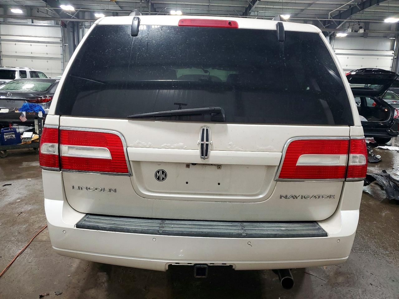 2012 LINCOLN NAVIGATOR photo 6