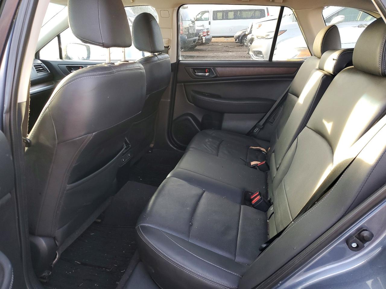 2015 SUBARU OUTBACK 3.6R LIMITED photo 10