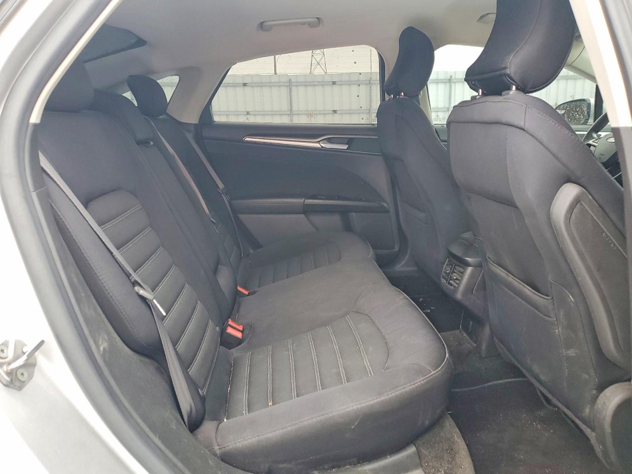 2015 FORD FUSION SE photo 10