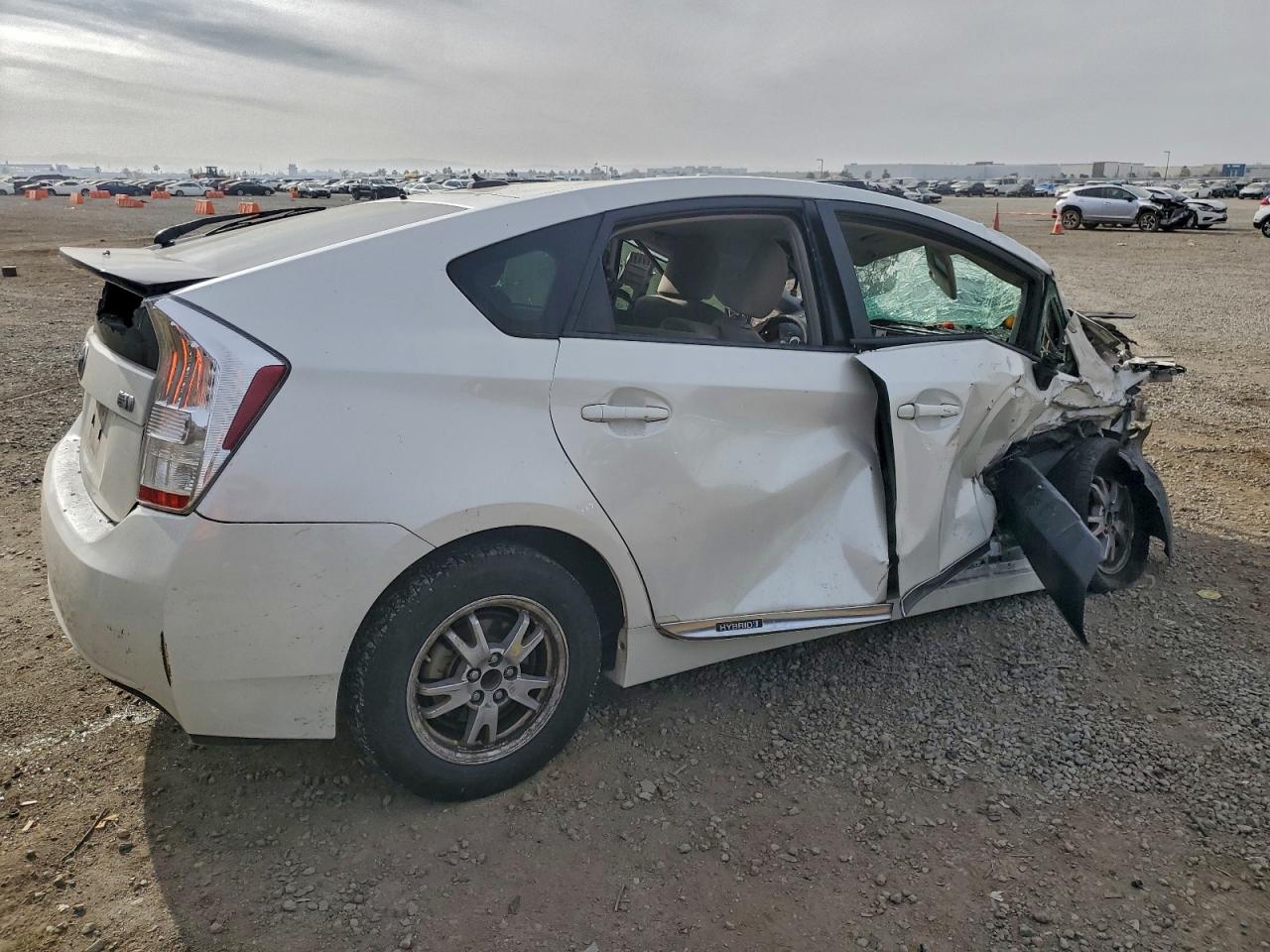 2011 TOYOTA PRIUS photo 7
