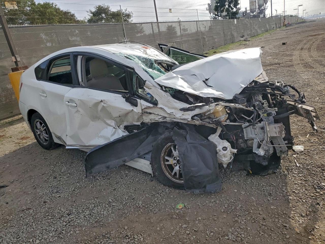 2011 TOYOTA PRIUS photo 10