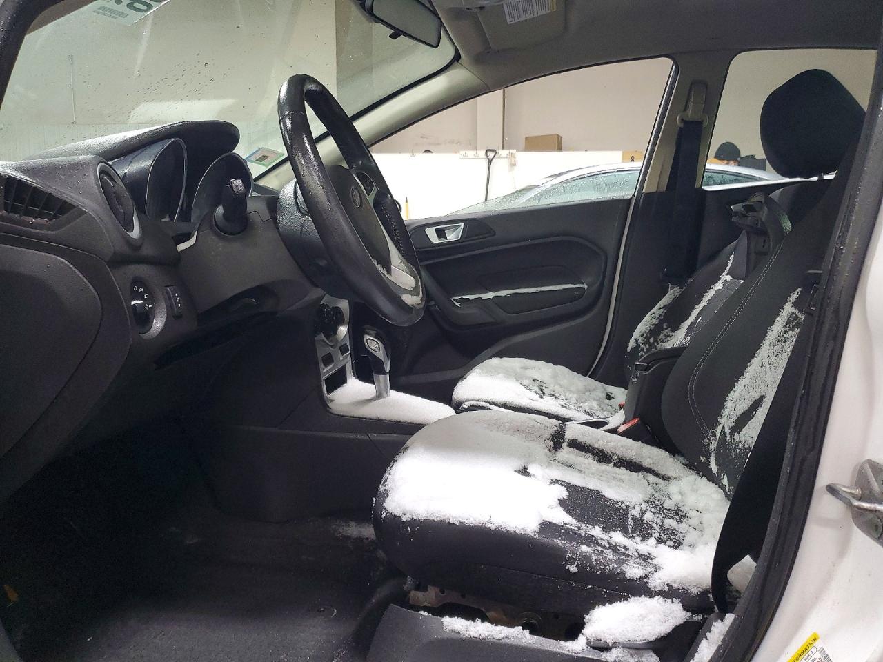 2015 FORD FIESTA SE photo 7