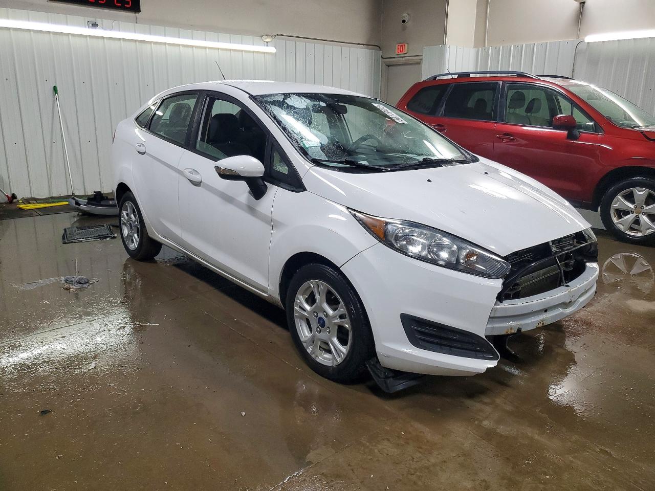 2015 FORD FIESTA SE photo 4