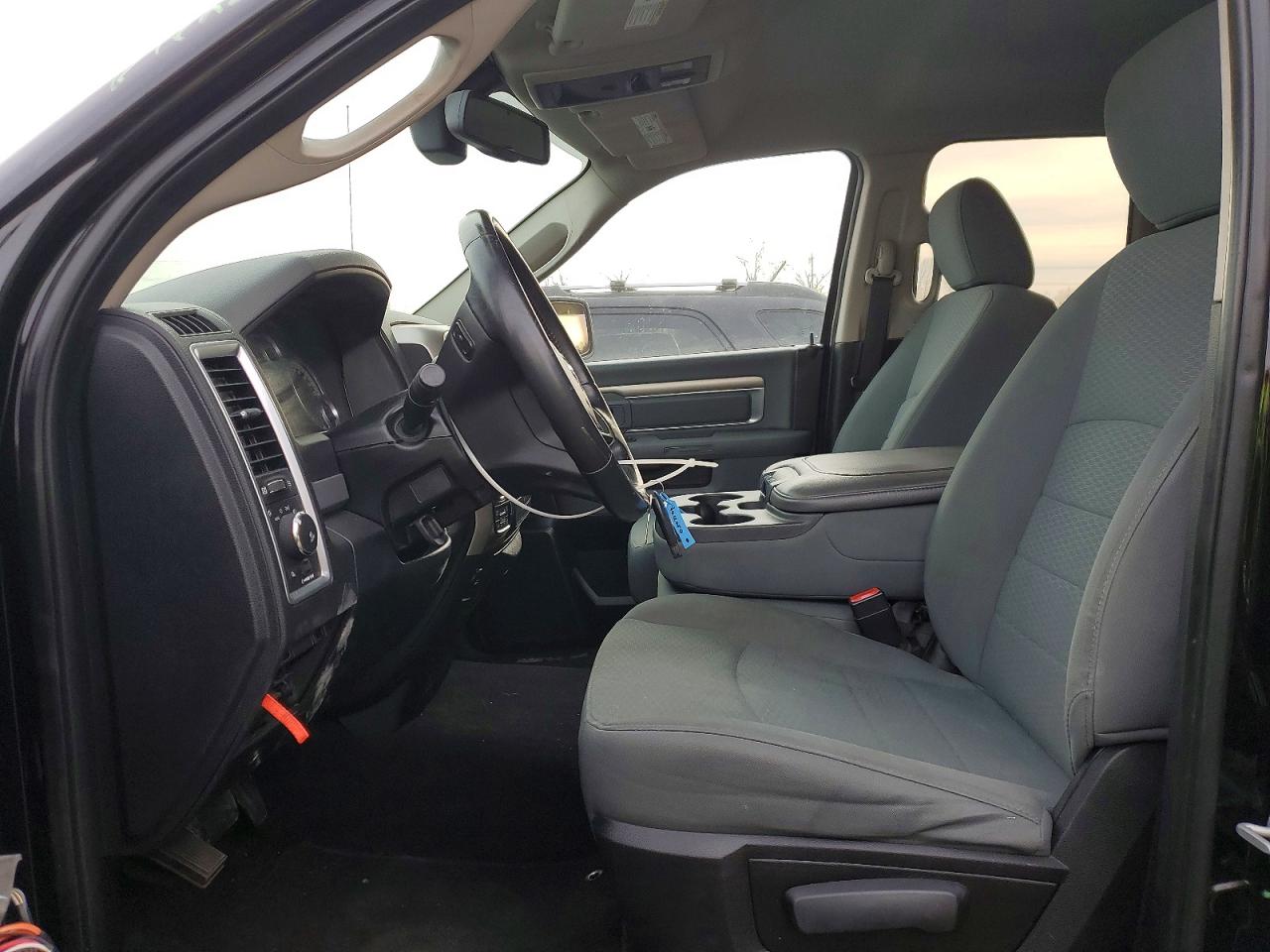 2014 RAM 1500 SLT photo 7