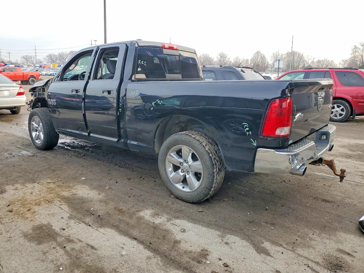 2014 RAM 1500 SLT photo 2
