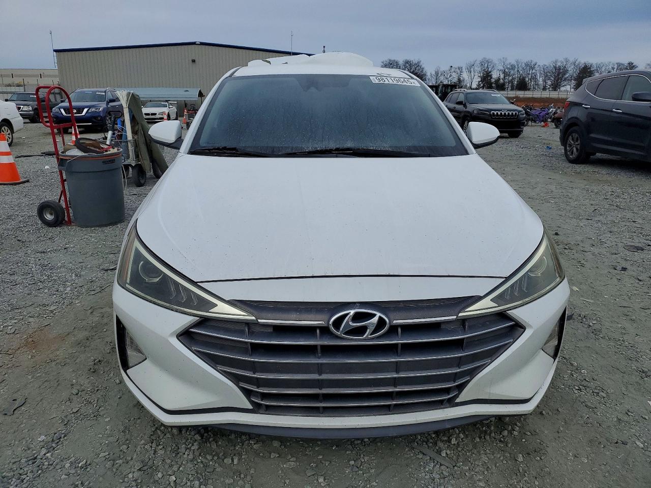 2019 HYUNDAI ELANTRA SEL photo 5