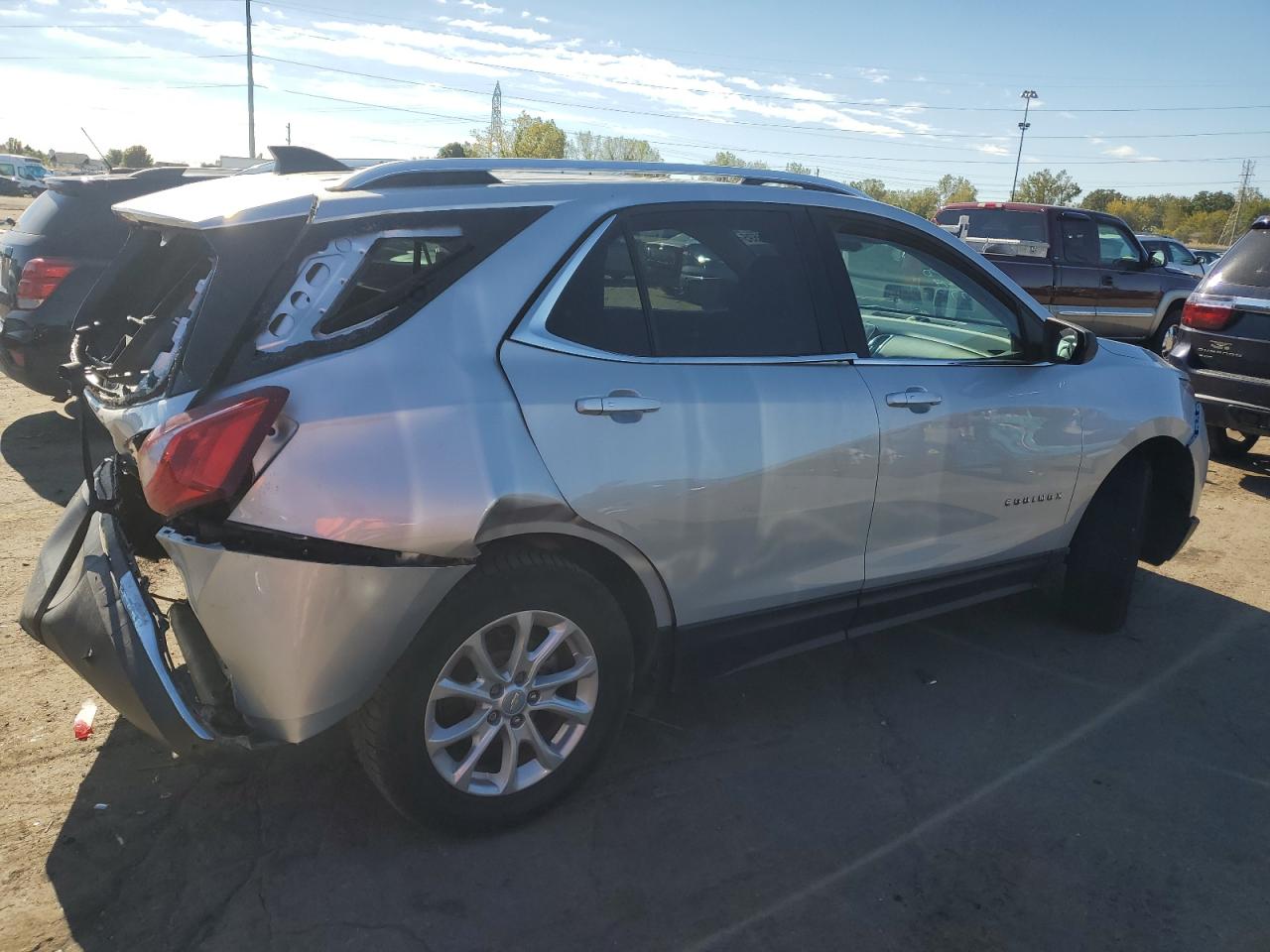 2018 CHEVROLET EQUINOX LT photo 3