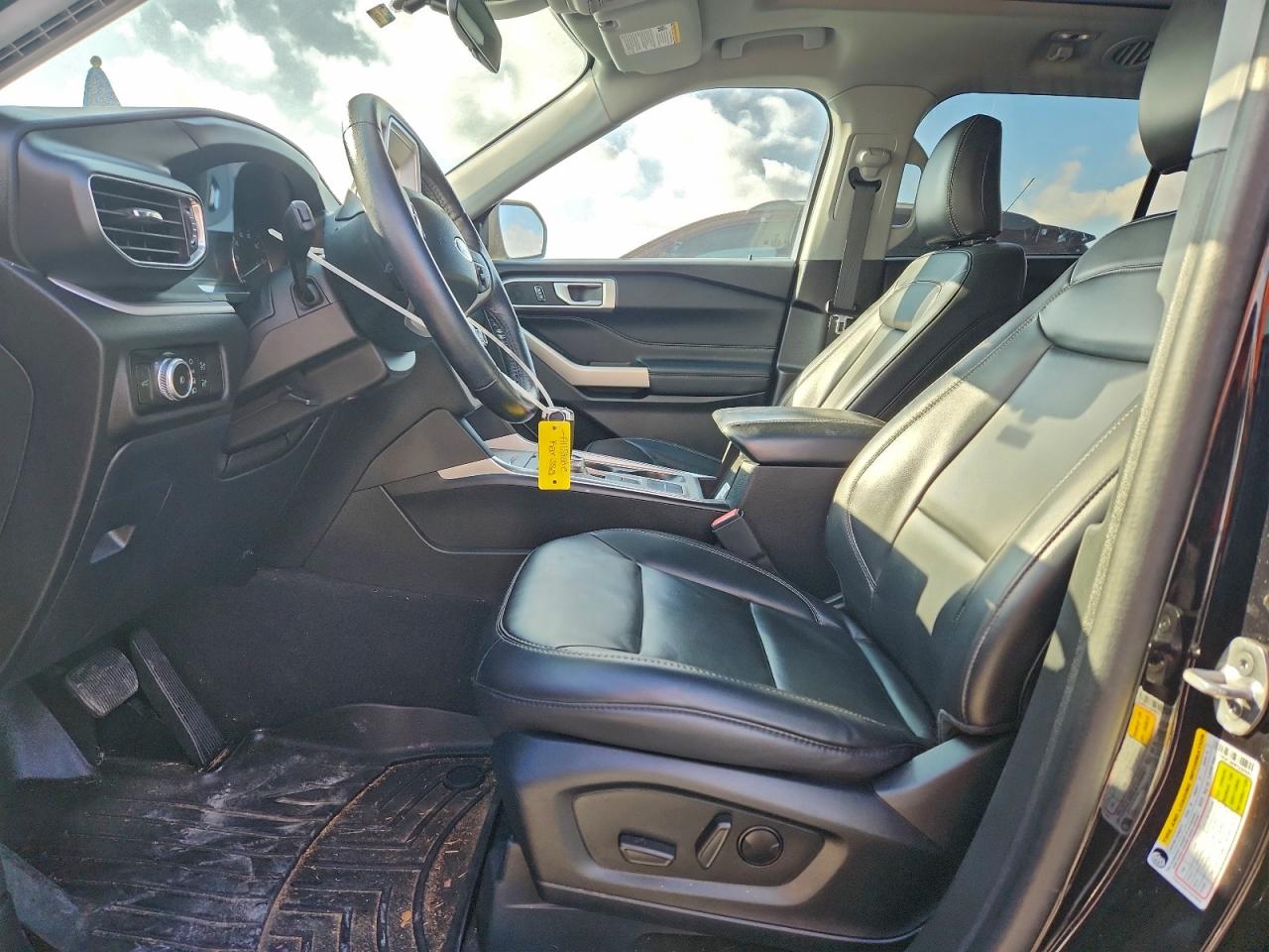 2023 FORD EXPLORER XLT photo 7