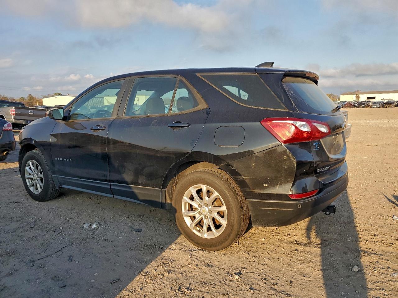 2020 CHEVROLET EQUINOX photo 2