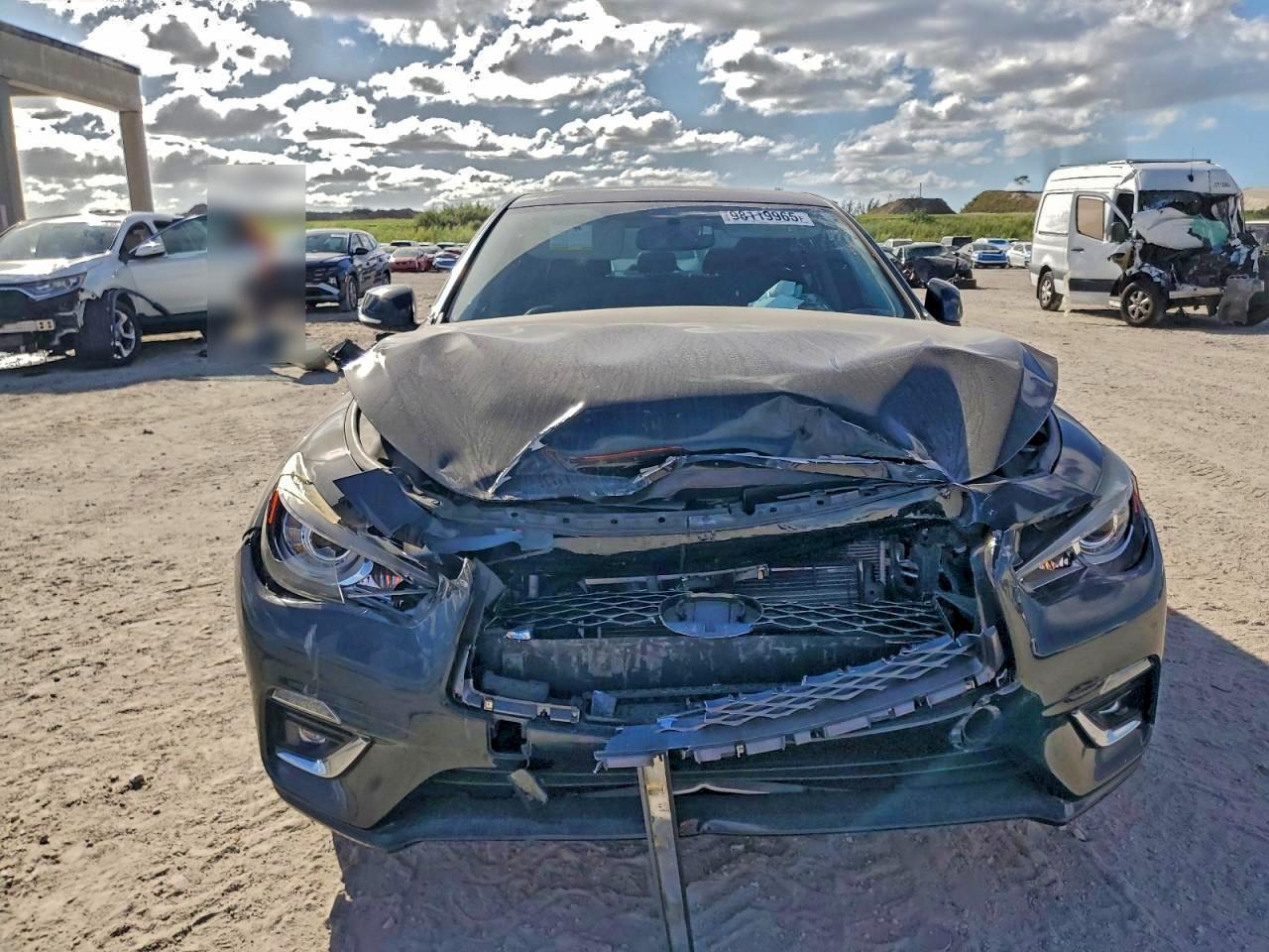2018 INFINITI Q50 LUXE photo 5