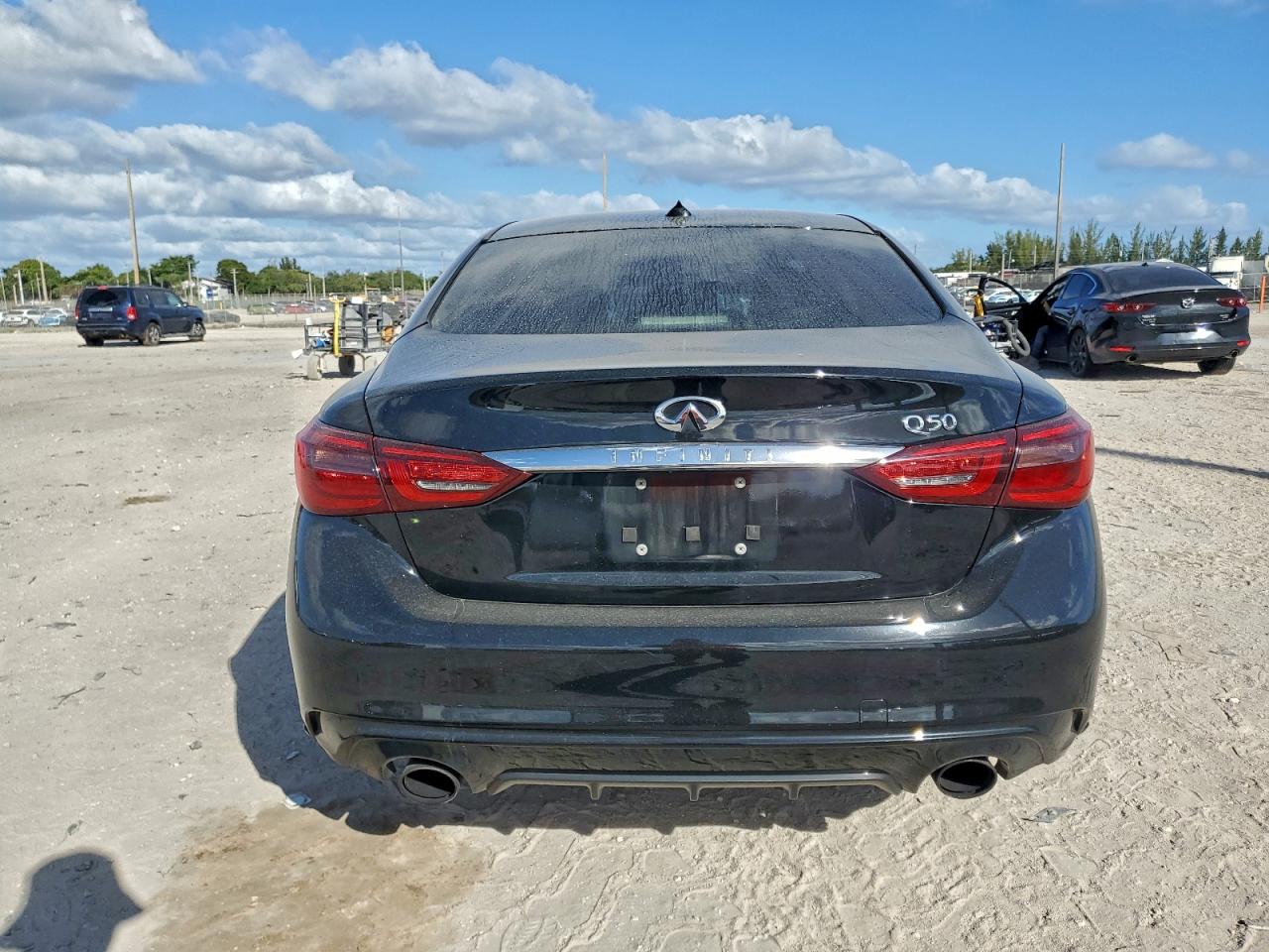 2018 INFINITI Q50 LUXE photo 6