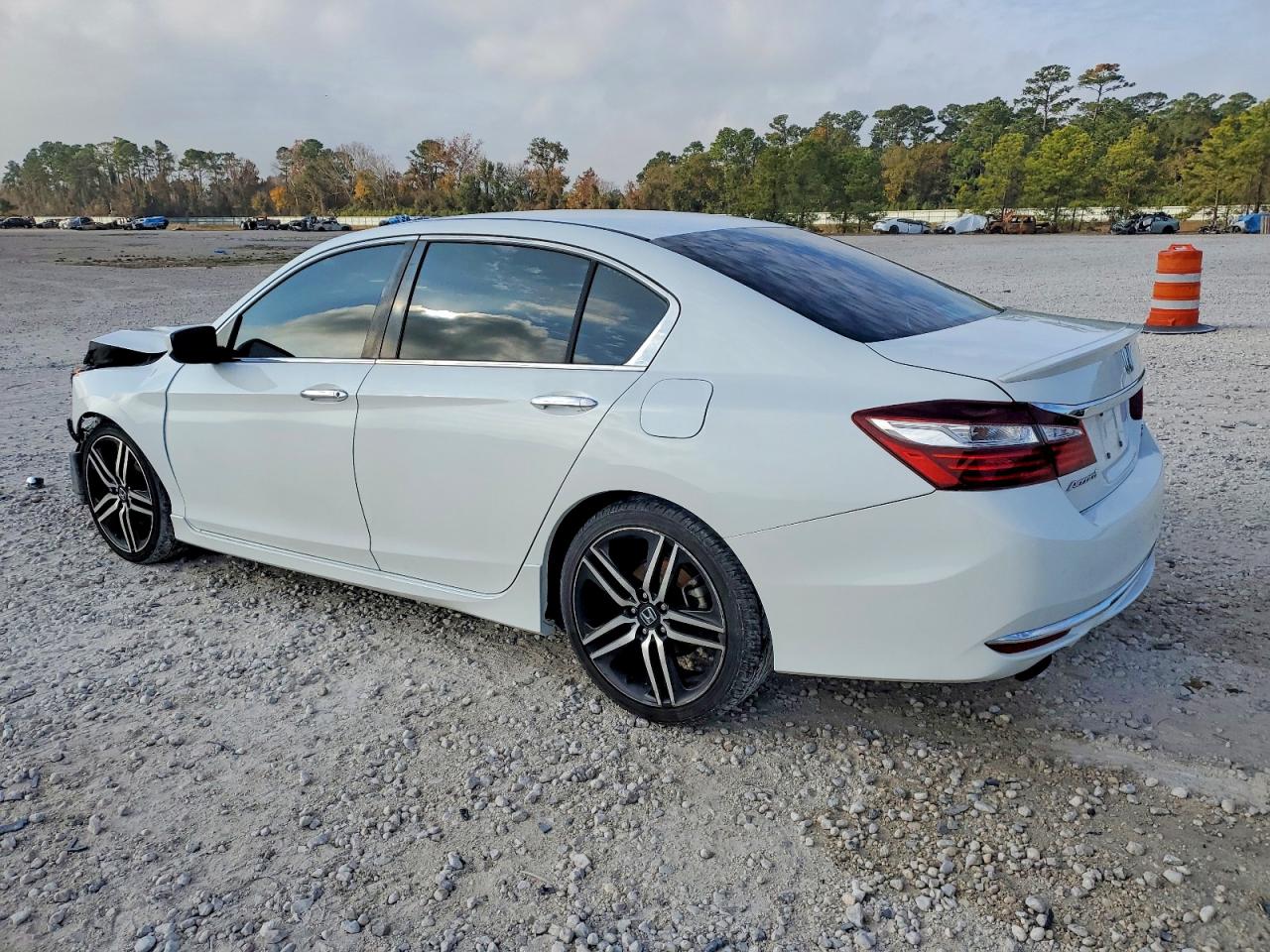 2017 HONDA ACCORD SPORT SPECIAL EDITION photo 2