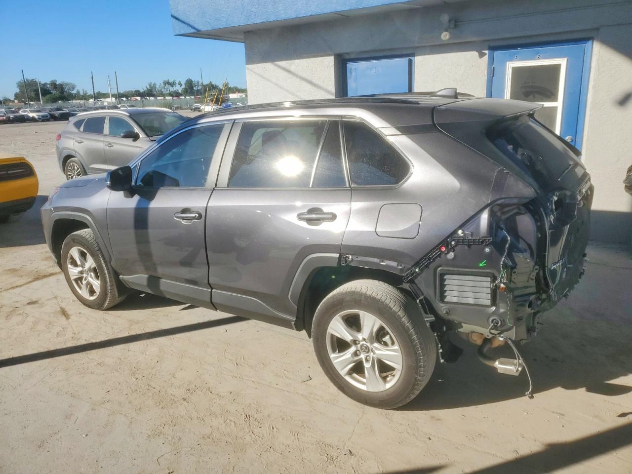 2025 TOYOTA RAV4 XLE PREMIUM photo 2