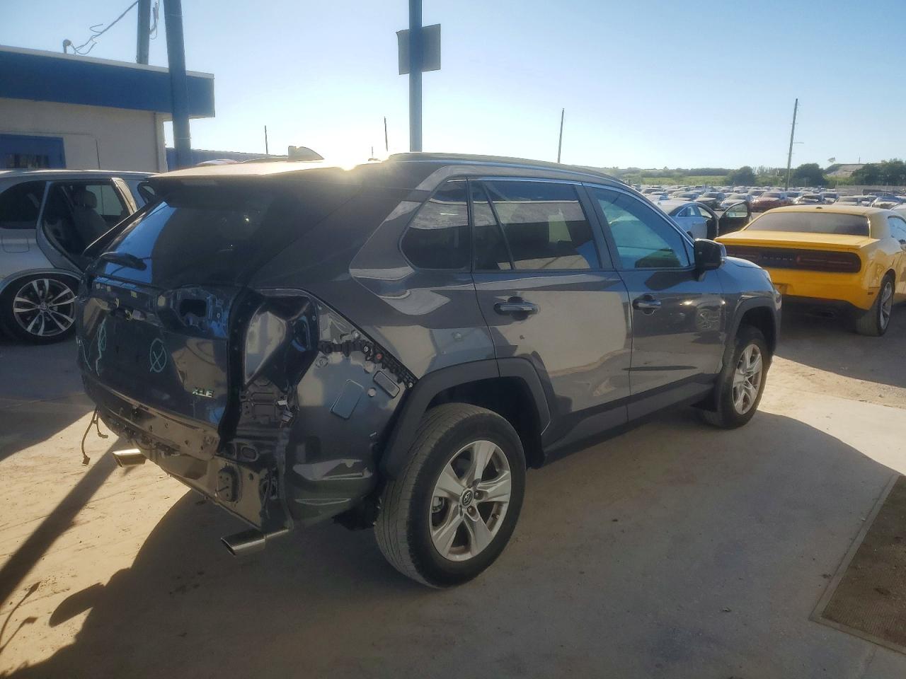 2025 TOYOTA RAV4 XLE PREMIUM photo 3