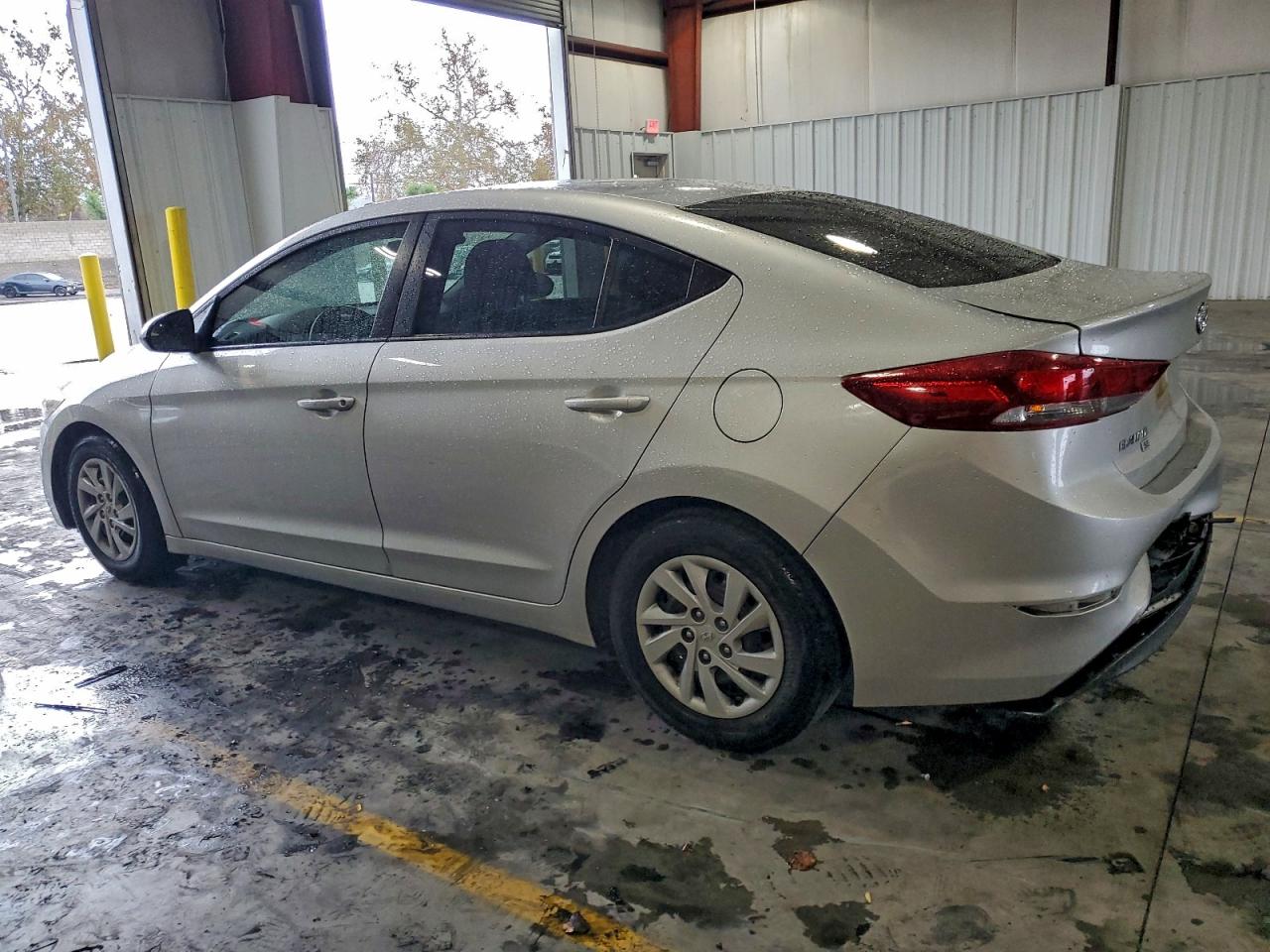 2018 HYUNDAI ELANTRA SE photo 2