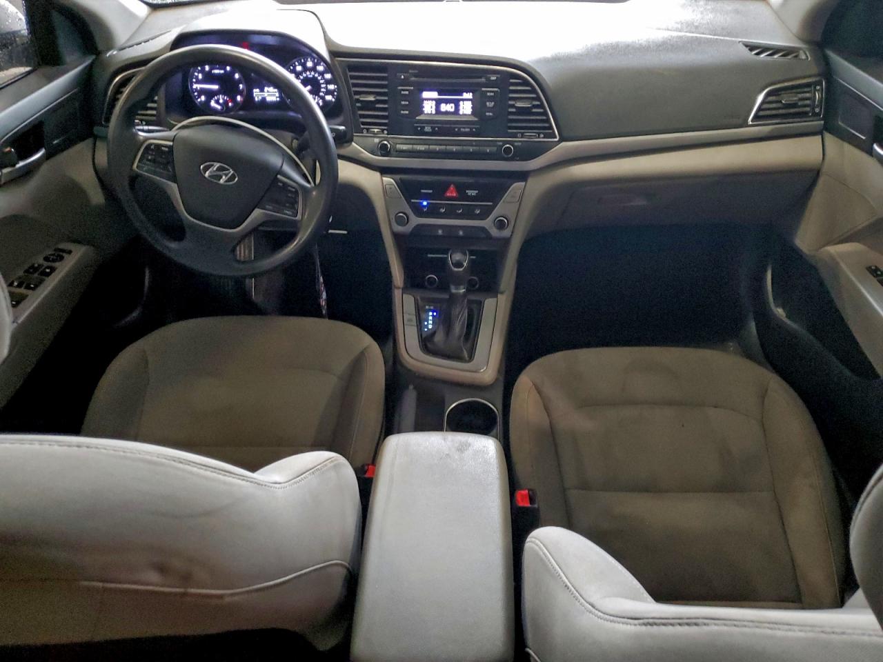 2018 HYUNDAI ELANTRA SE photo 8