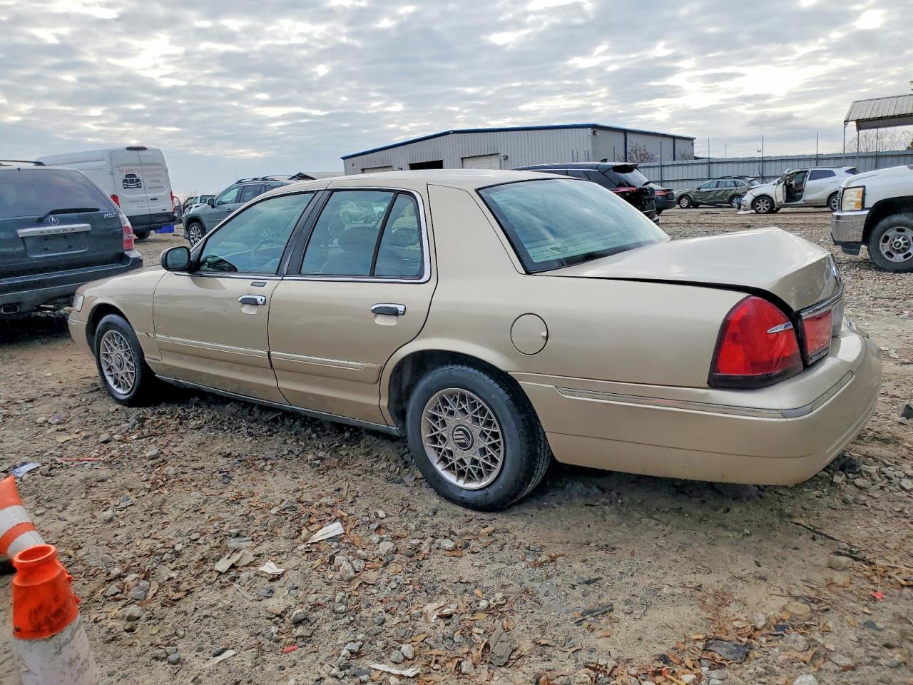 2000 MERCURY GRAND MARQUIS GS photo 2