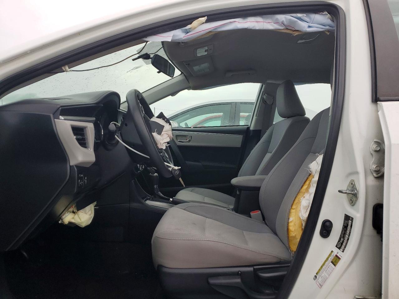 2014 TOYOTA COROLLA L photo 19