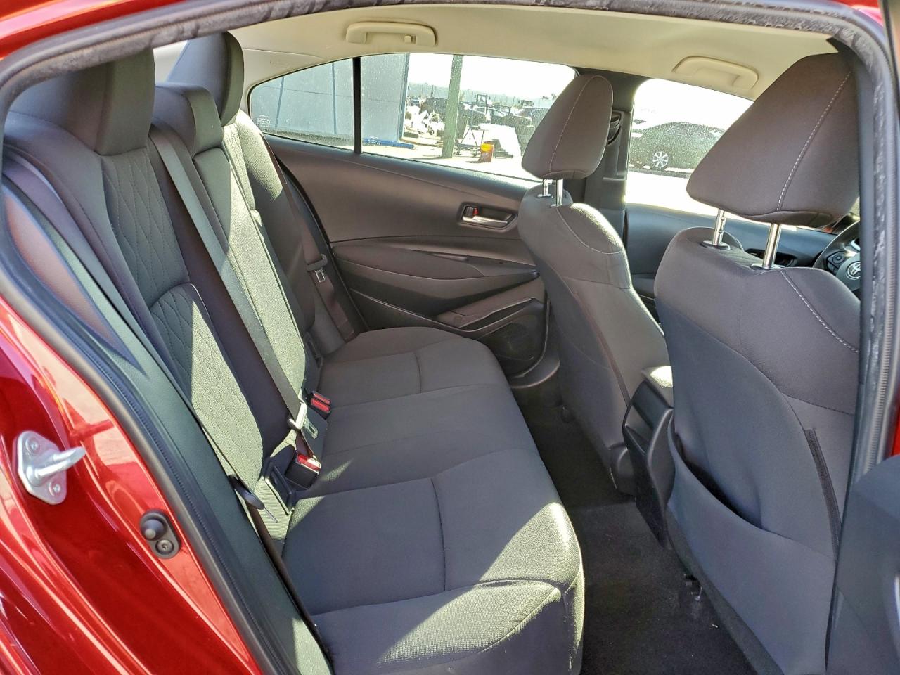 2020 TOYOTA COROLLA LE photo 10