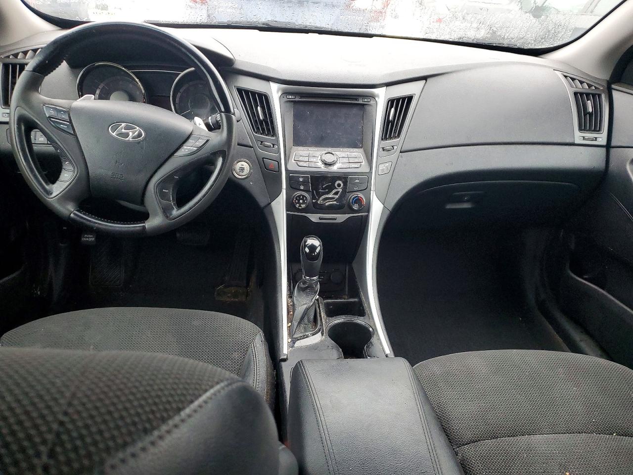 2013 HYUNDAI SONATA SE photo 8