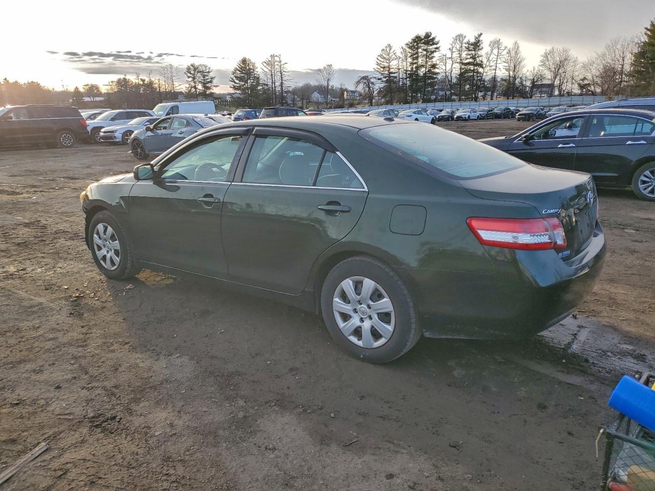 2011 TOYOTA CAMRY BASE photo 2