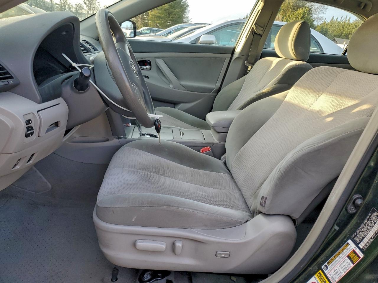 2011 TOYOTA CAMRY BASE photo 7