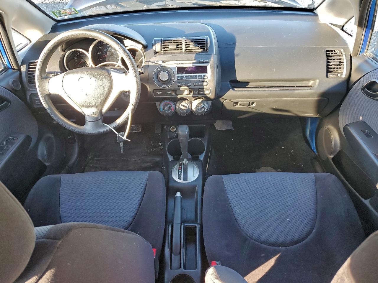 2008 HONDA FIT photo 8