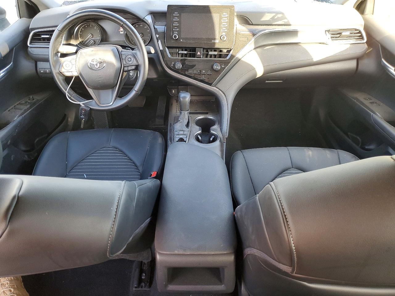 2024 TOYOTA CAMRY photo 8