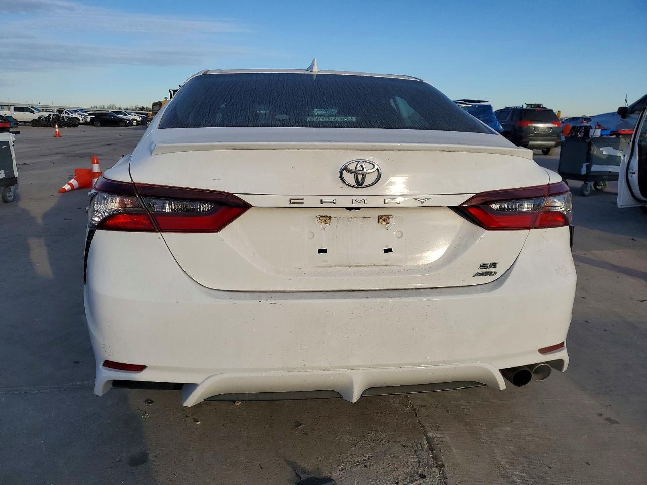 2024 TOYOTA CAMRY photo 6