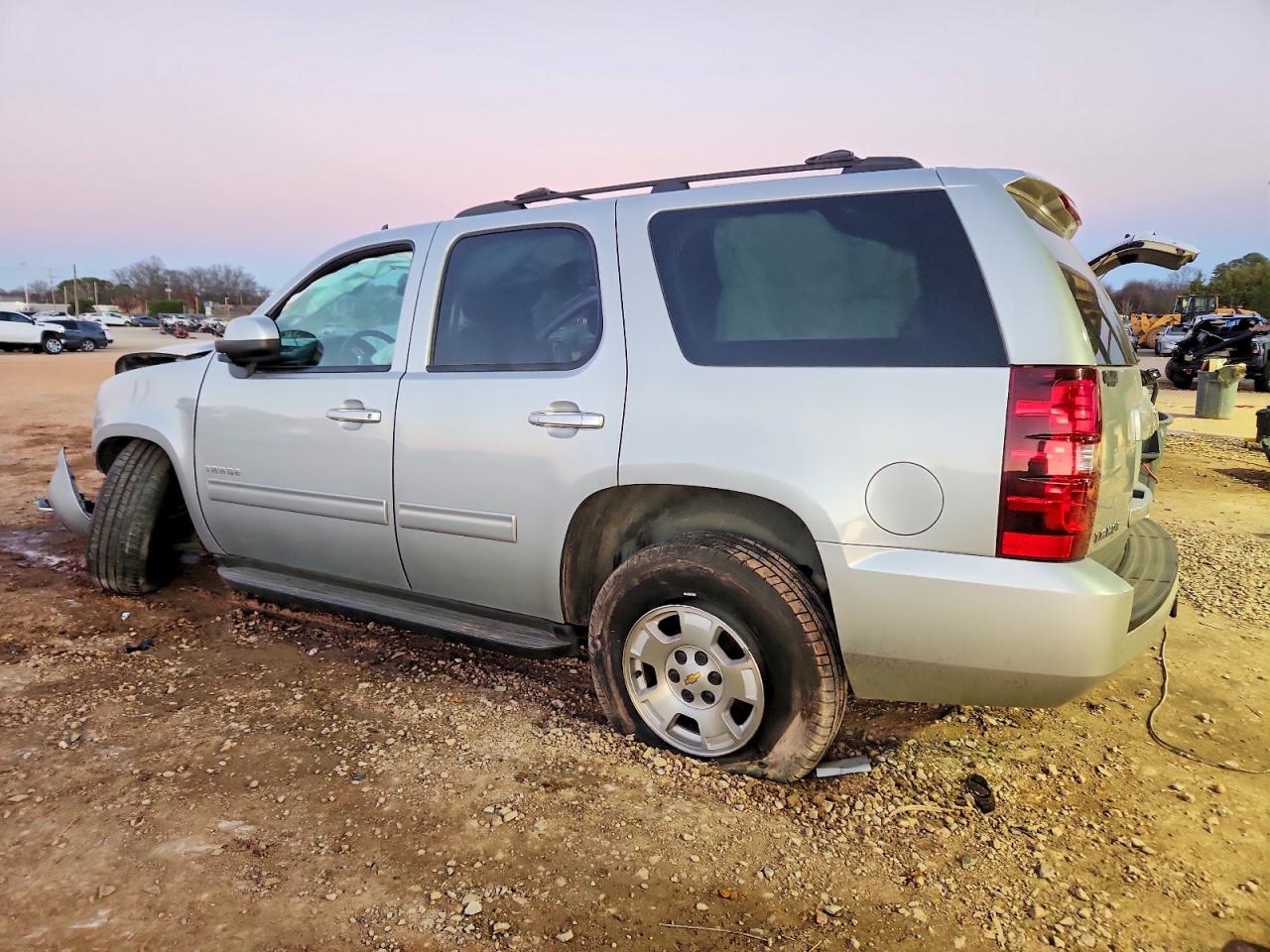 2013 CHEVROLET TAHOE C1500 LS photo 2