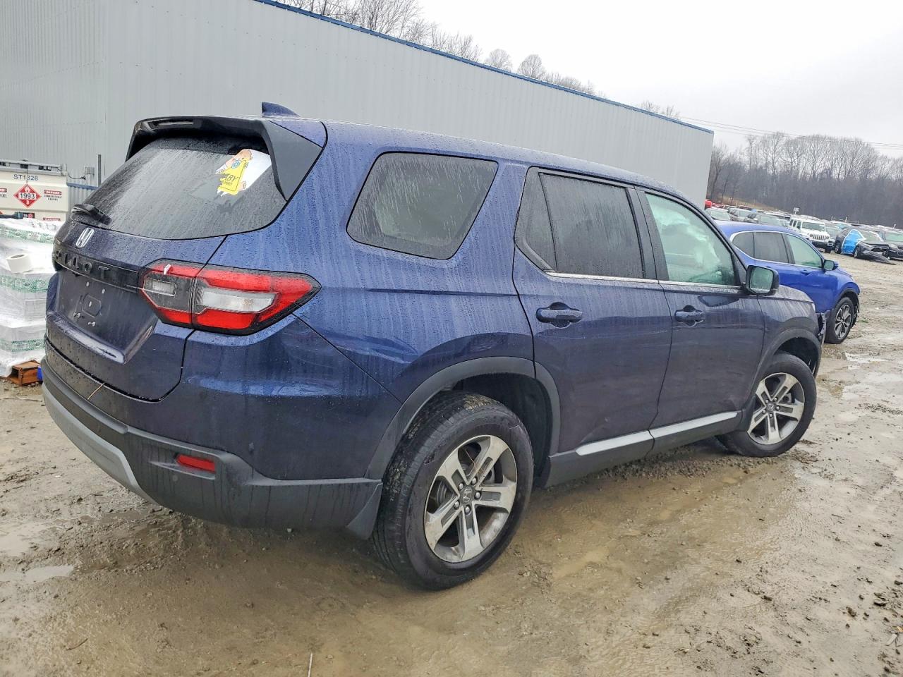 2025 HONDA PILOT EXL photo 3