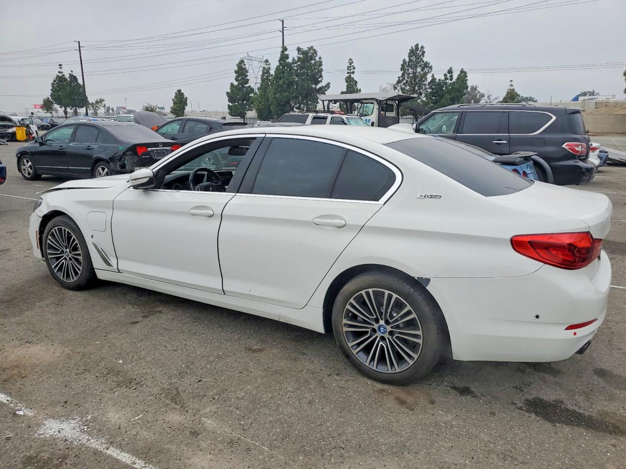 2019 BMW 530E photo 2