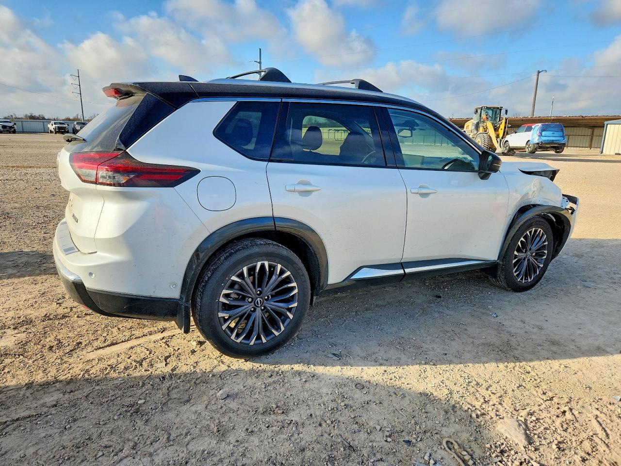 2025 NISSAN ROGUE PLATINUM photo 3