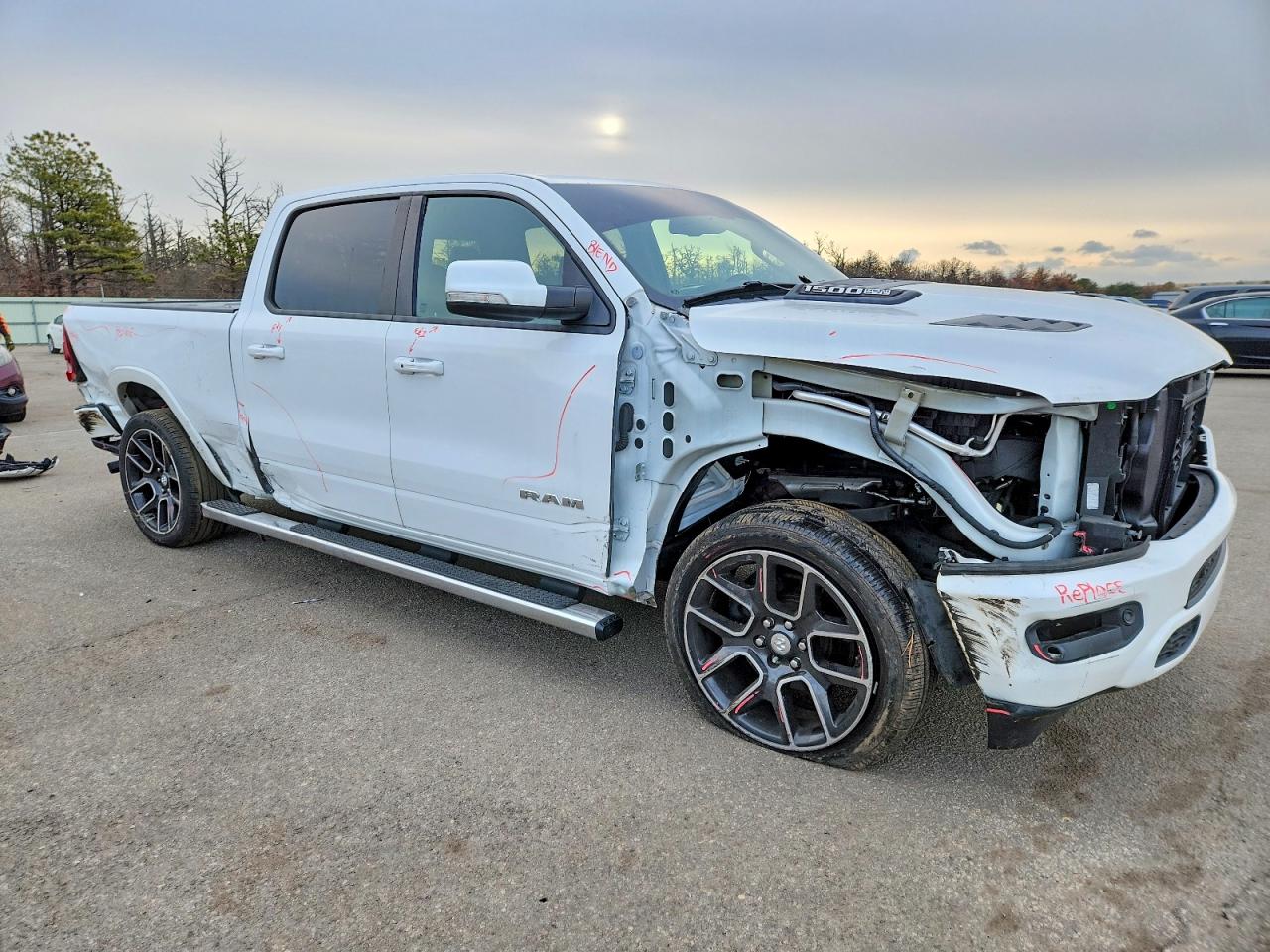 2019 RAM 1500 LARAMIE photo 4