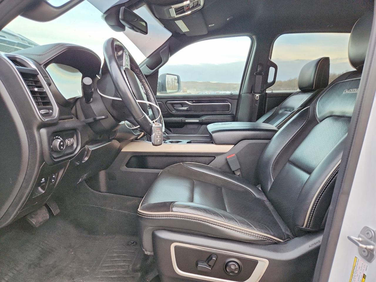 2019 RAM 1500 LARAMIE photo 7